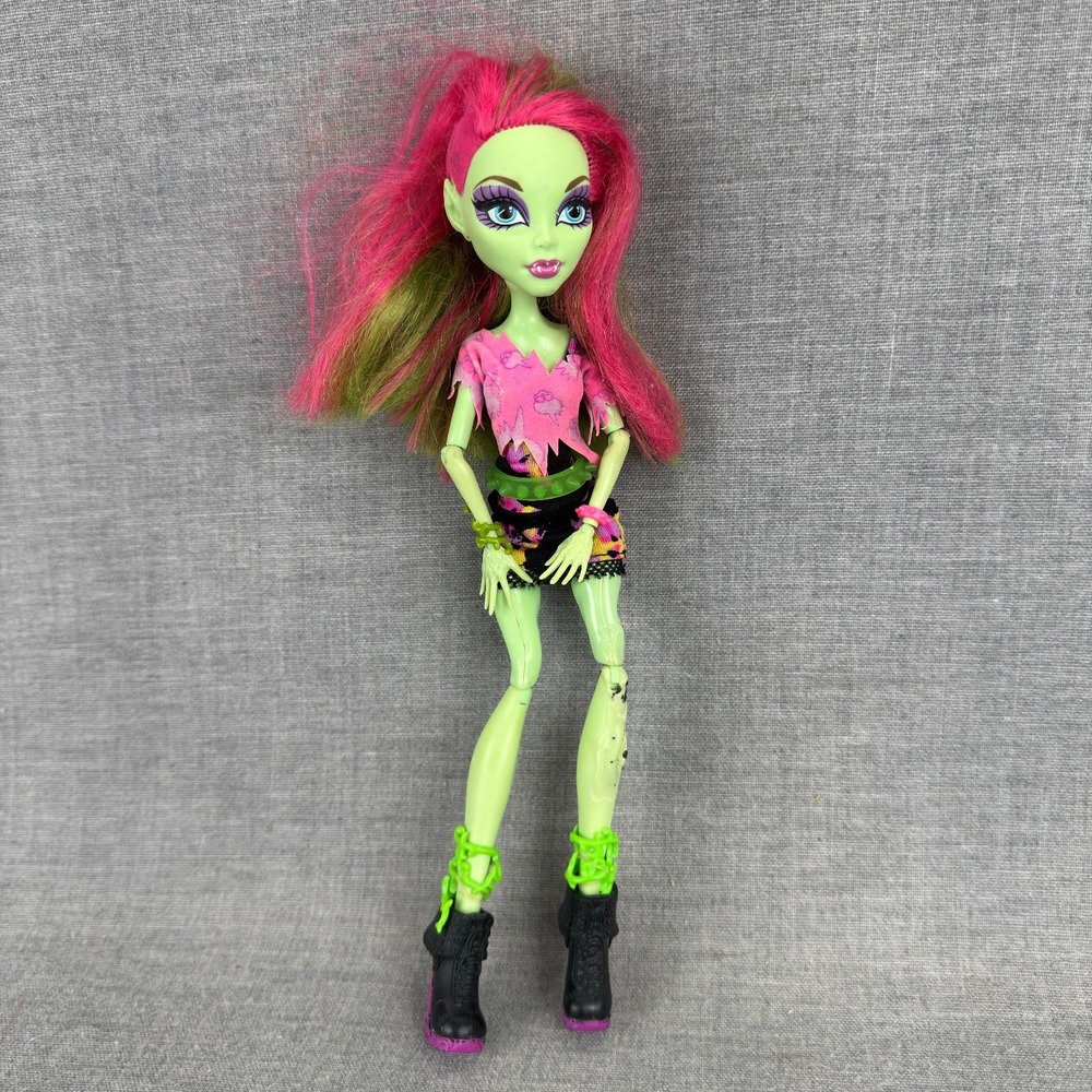 Monster High Venus McFlytrap Music Festival G1 2013 Doll Damaged Leg